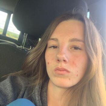 Baby-sitter in Chatsworth: Maddy