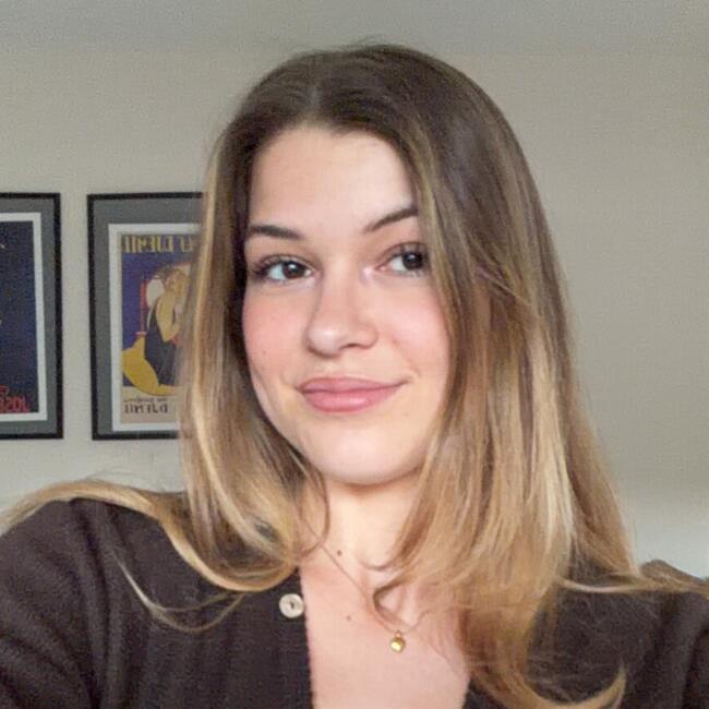 Babysitter in Paris: Nina