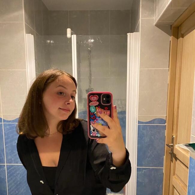 Babysitter in Valenciennes: Alexia