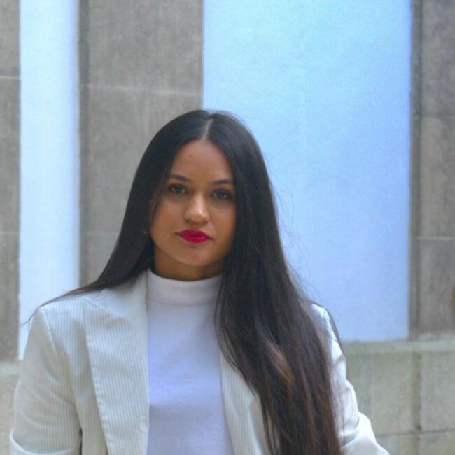 Babysitter em São Domingos de Rana: Samara