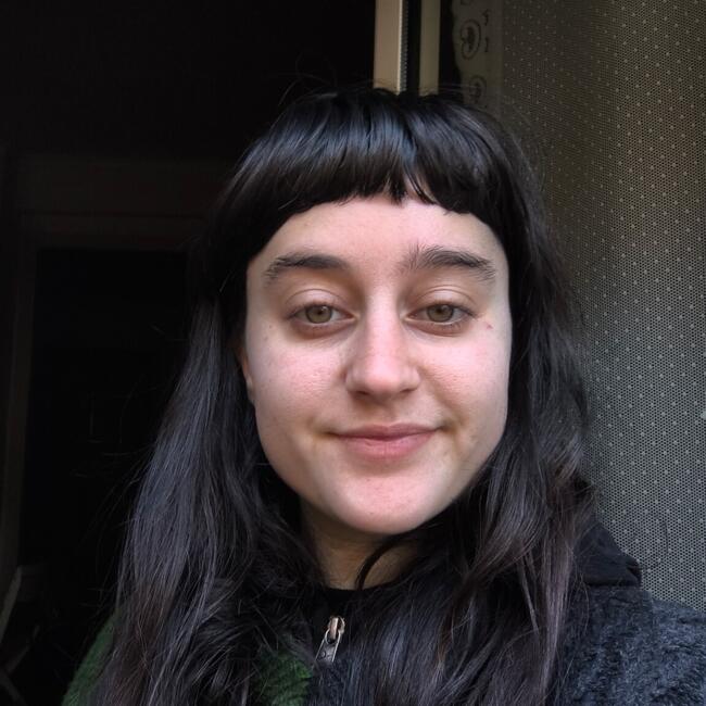 Babysitter in Rome: Viola