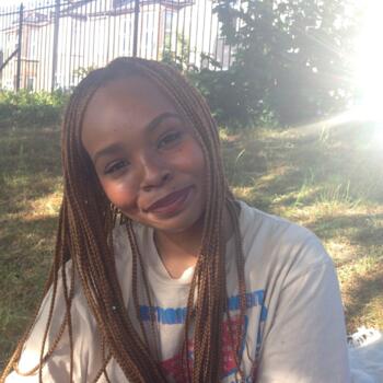 Babysitter in Cardiff: Naomie