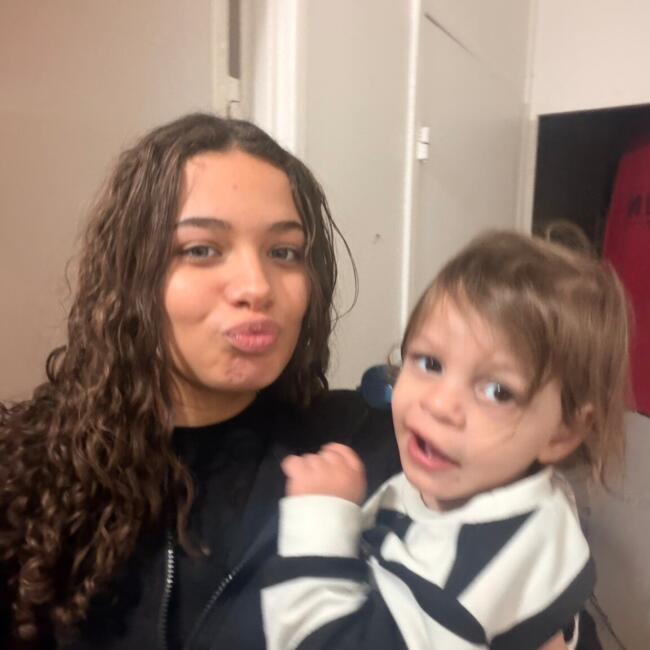 位于Chelles的临时保姆: Ayihana