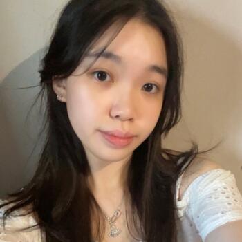 Babysitter in Singapore: Esther