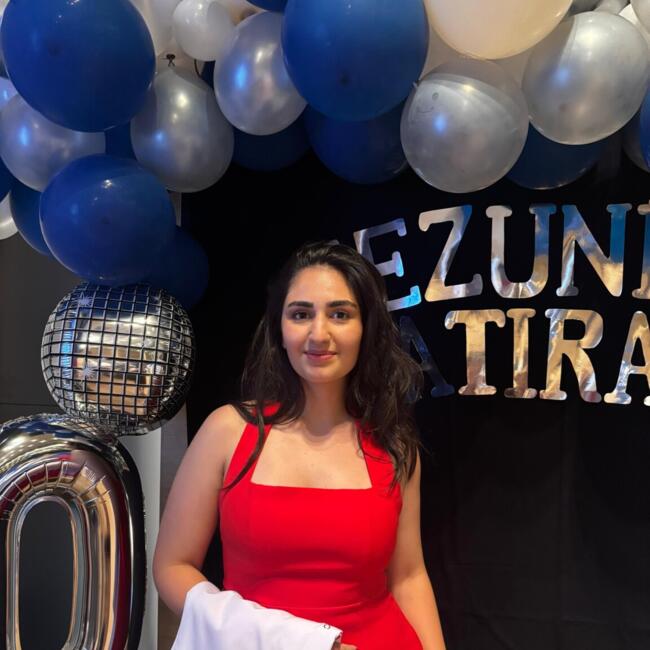 Babysitter in Döşemealtı: Petek Yaren