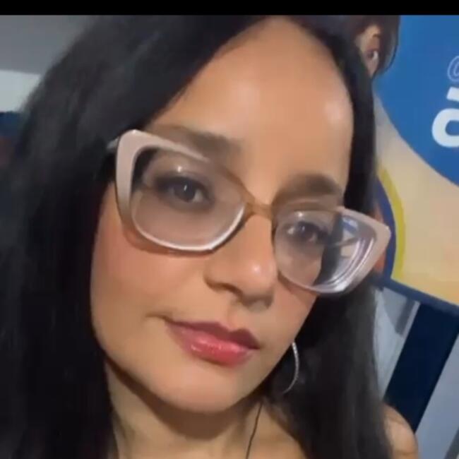 Babysitter in Cotia: Elaine