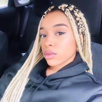 Babysitter in Chilly-Mazarin: Chloé