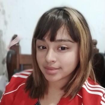 Babysitter in Almirante Brown: Agustina