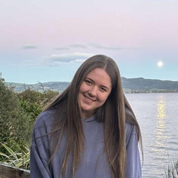 Babysitter Kamo: Ella