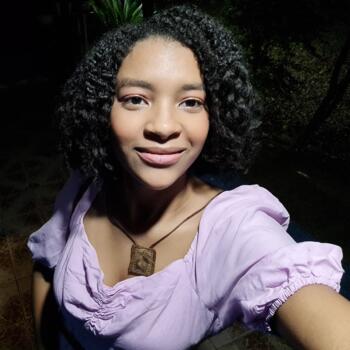 Babysitter in Várzea Grande: Isis