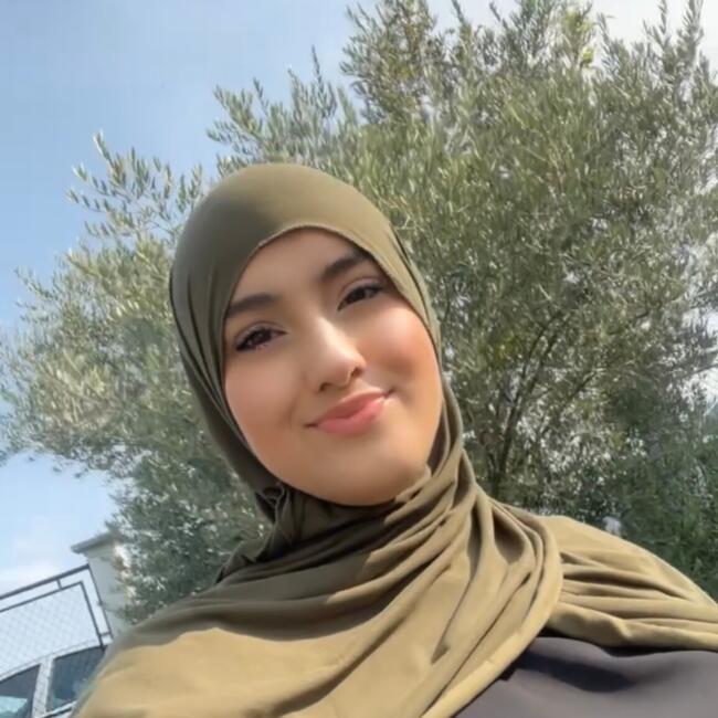 Babysitter in Reims: Hasna