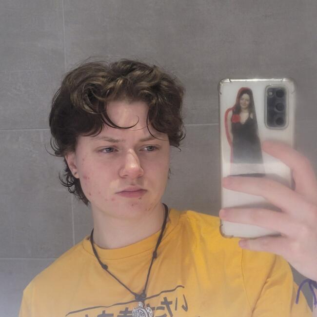 Babysitter in Assieu: Lou