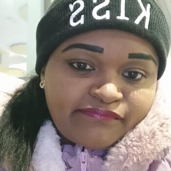 Canguro Mejorada del Campo: Yennifer