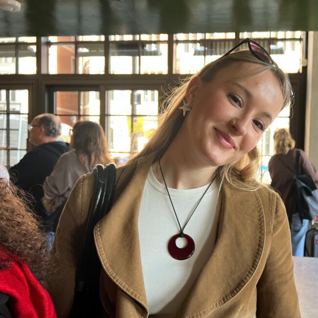 Babysitter in Wien: Elena