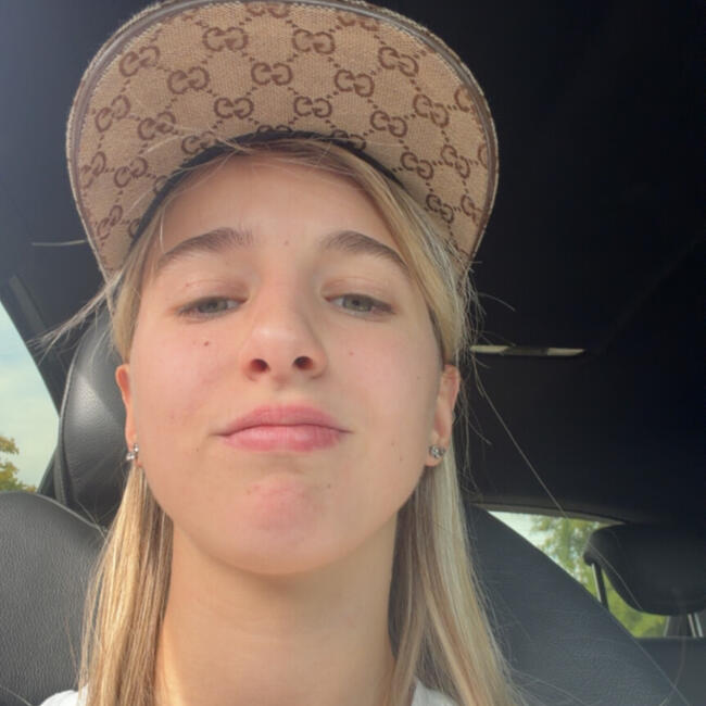 Babysitter in Sillingy: Ema