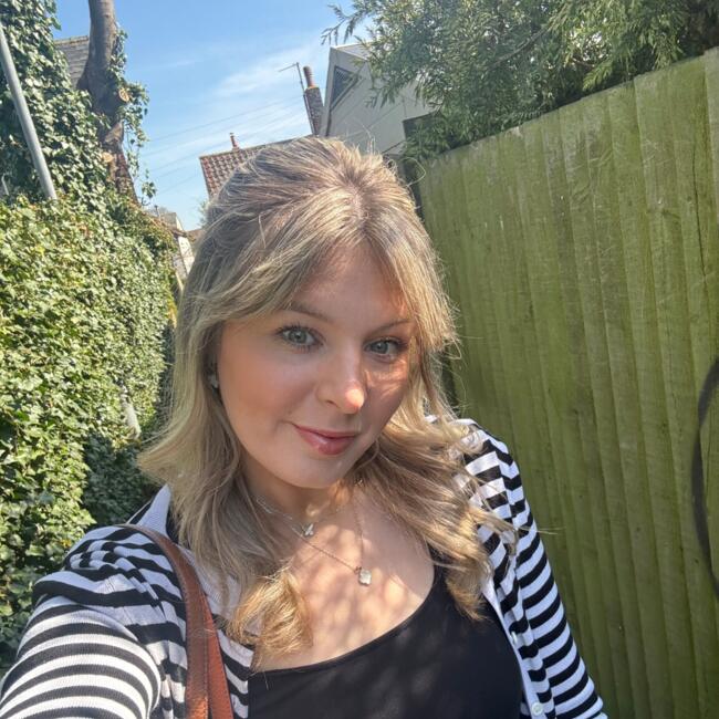 Babysitter in Shepperton: Lauren
