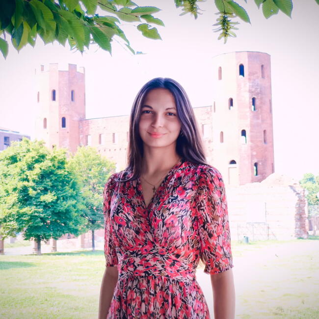 Babysitter in Saint-Julien-en-Genevois: Ella