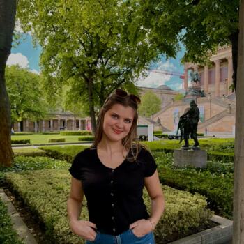 Babysitter in Parys: Kyra