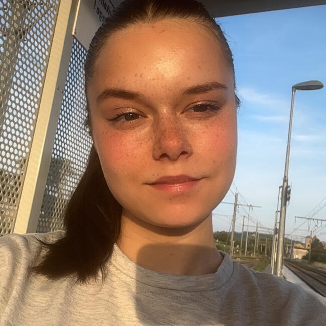 Babysitter in Port-Sainte-Marie: Natacha