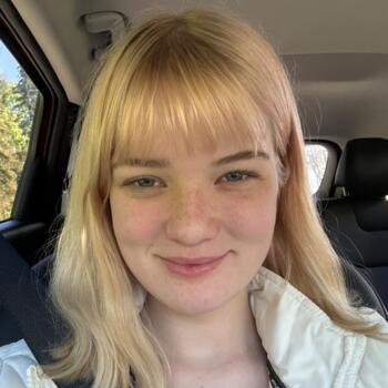 Babysitter in Tacoma: Hannah