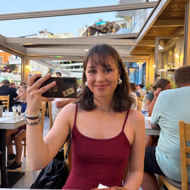 Babysitter in St. Pölten: Lara