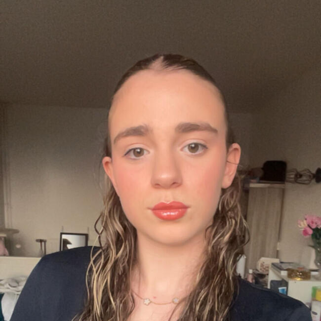 Babysitter in Plaisir: Laura
