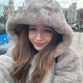 Babysitter in Majadahonda: Miruna Lavinia