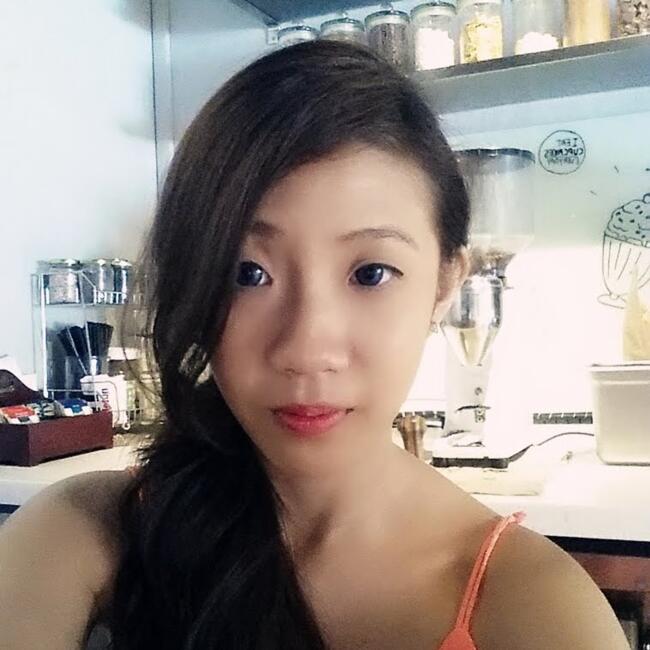Babysitter in Singapore: Kimberly