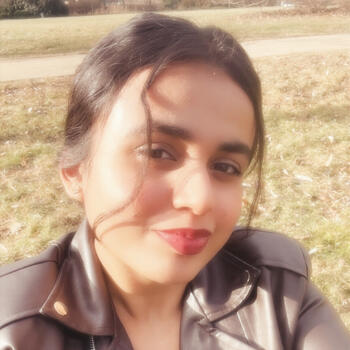 Babysitter Berlin: Purvi