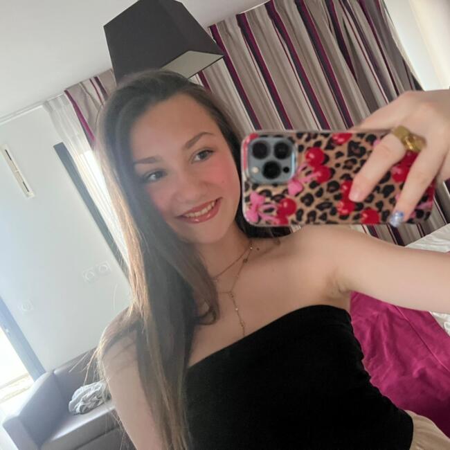 Babysitter in L'Abergement-de-Cuisery: Candice