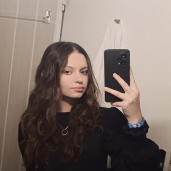 Babysitter in Aubagne: Elena