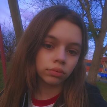 Babysitter in Reading: Chloe