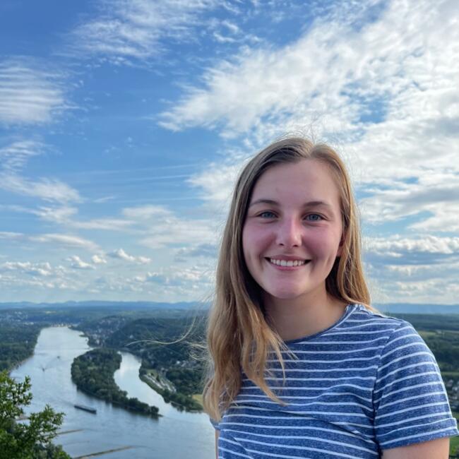 Nanny in Santa Maria: Brianna