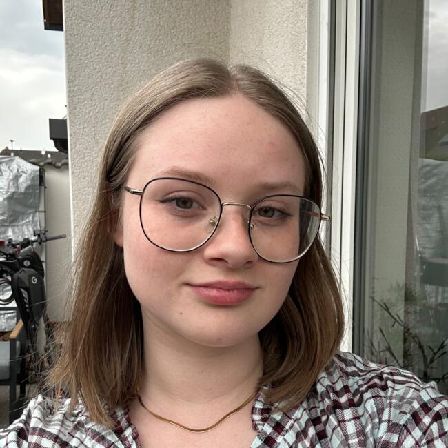 Babysitter in Hagen (Nordrhein-Westfalen): Sarah