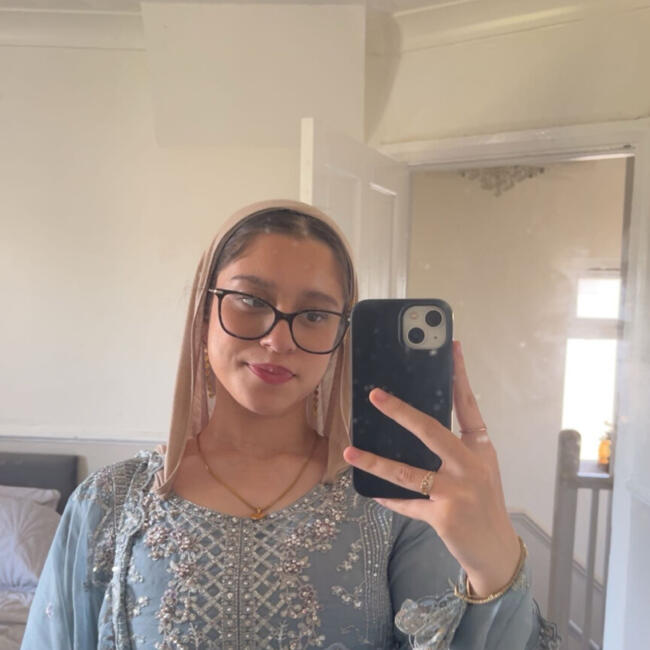 Babysitter in Cambridge: Summaya