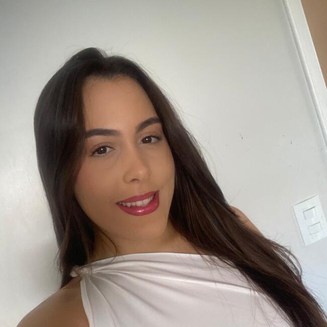 Babysitter in Brasília: Gabriely