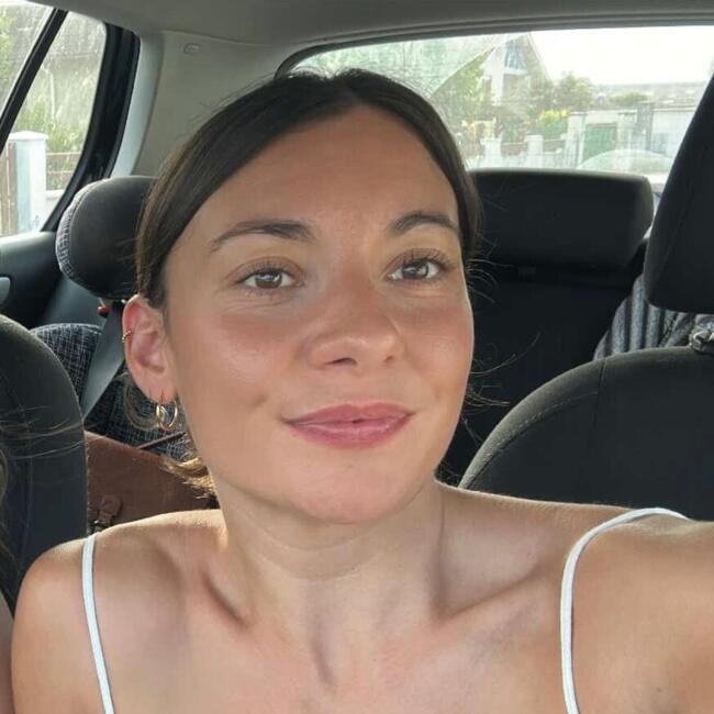 Babysitter in Sainte-Eulalie-en-Born: Marina