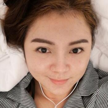 Babysitter in Auckland: Demi