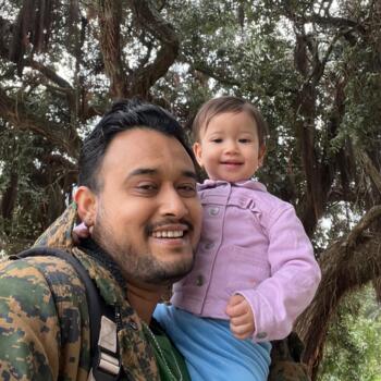 Babysitting job in Lisbon: babysitting job Abhishek