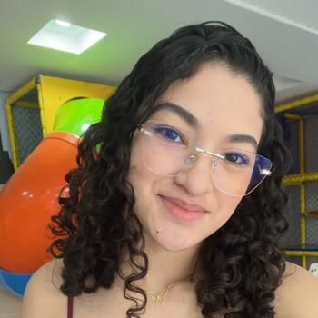 Babysitter in São José dos Campos: Talyne