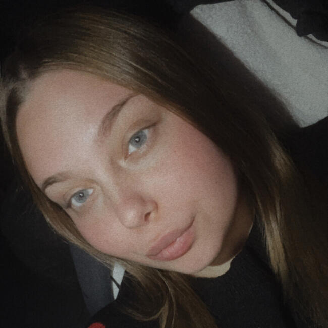 Babysitter in Carmaux: Lola