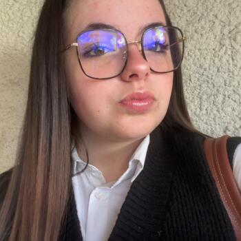 Babysitter in Castelnaudary: Louna