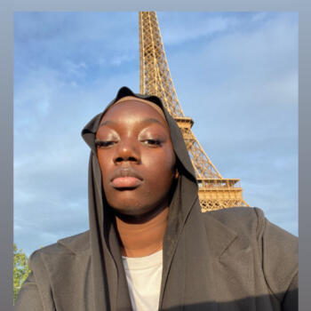 Babysitter in Paris: Aïcha