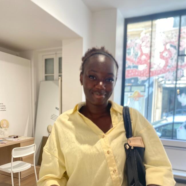 Babysitter in Paris: Aïcha