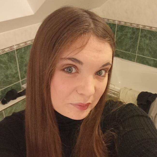 Babysitter in Charnay (Bourgogne-Franche-Comté): Emma