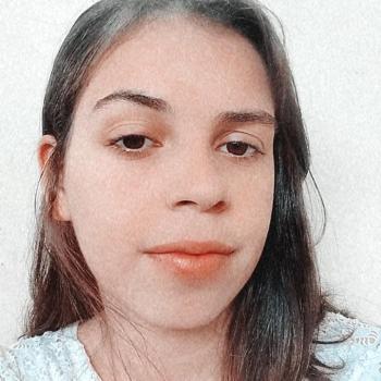 Babysitter in Uberlândia: Larissa