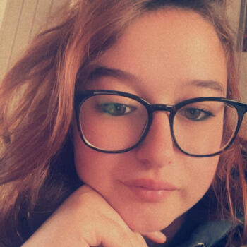 Babysitter in Gembloers: Maė