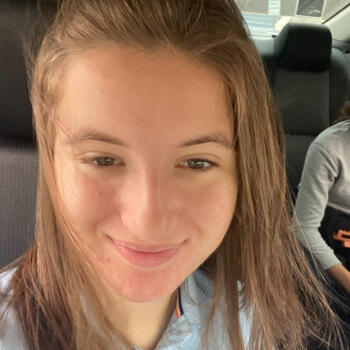 בייביסיטר גליל ים: אדל