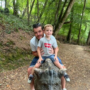 Job de garde d'enfants à Saint-Glen: emploi de baby-sitting Johan