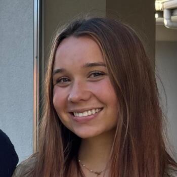 Babysitter in Melbourne: Emma